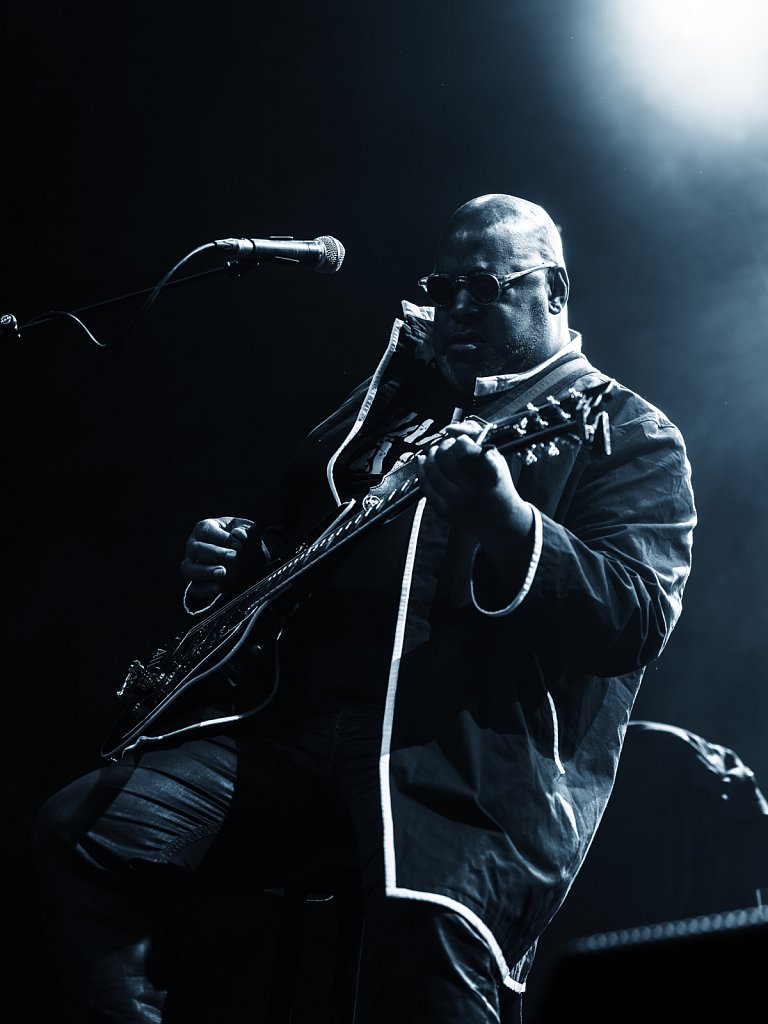 FunLovinCrims-MADELEINE-ShootMe-3.jpg
